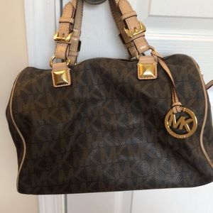 Michael Kors Barrel Bag